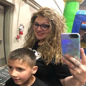 Meet your Posher, Adrianna